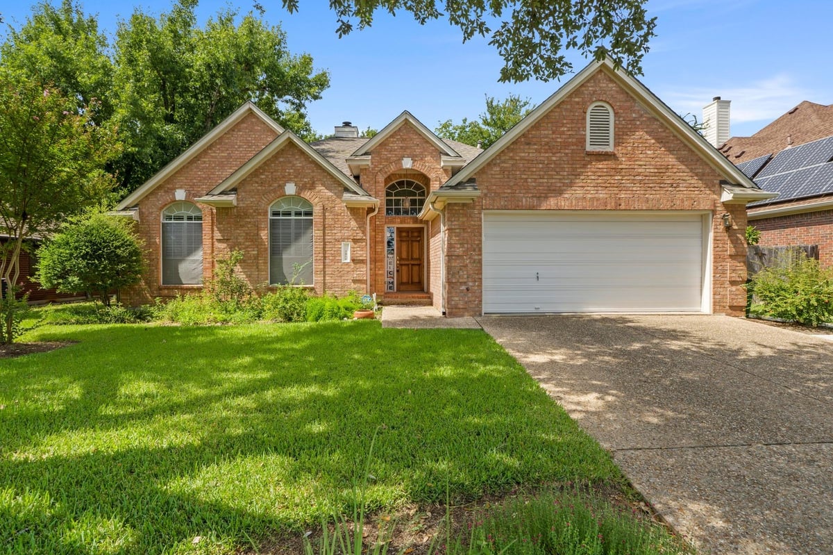 View 7914 Jester BLVD in Jester Point 02 Sec 05-B 7914 Jester BLVD - property photo 1 - Luxury home in Jester Point 02 Sec 05-B, Austin, TX