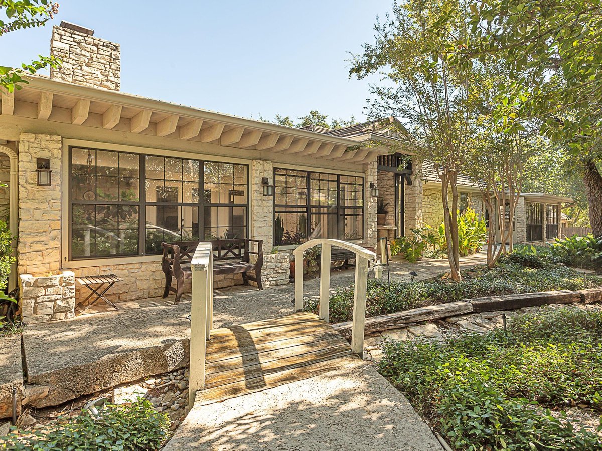 View 7927 Mesa Trails Cir in Mesa Trails Sec 1-a 7927 Mesa Trails Cir - front exterior - Luxury home in Mesa Trails Sec 1-a, Austin, TX