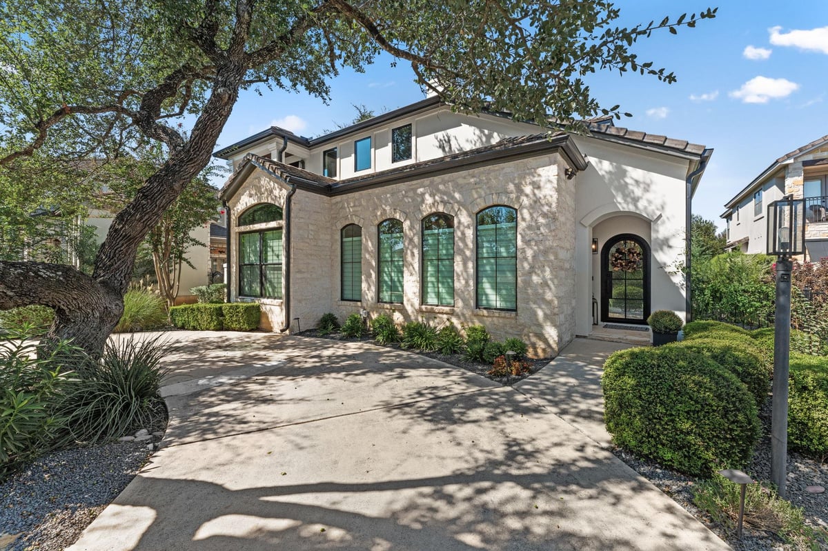 View 8 Hightrail Way in Hills Lakeway Ph 08-A 8 Hightrail Way - front exterior - Luxury home in Hills Lakeway Ph 08-A, The Hills, TX