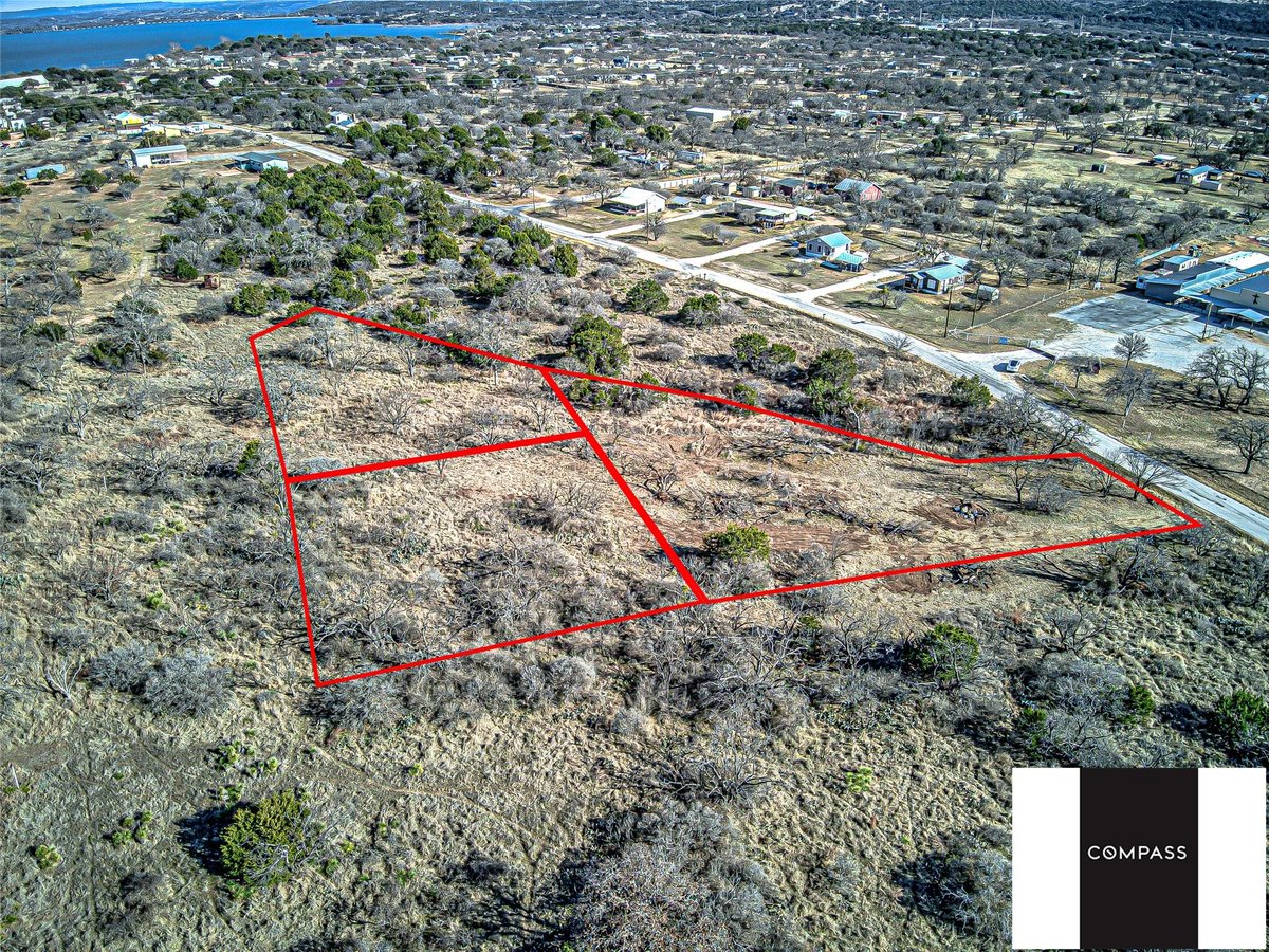 View 8 Lillian Dean Dr in Indian Oaks Sub 8 Lillian Dean Dr - front exterior - Luxury lot in Indian Oaks Sub, Buchanan Dam, TX