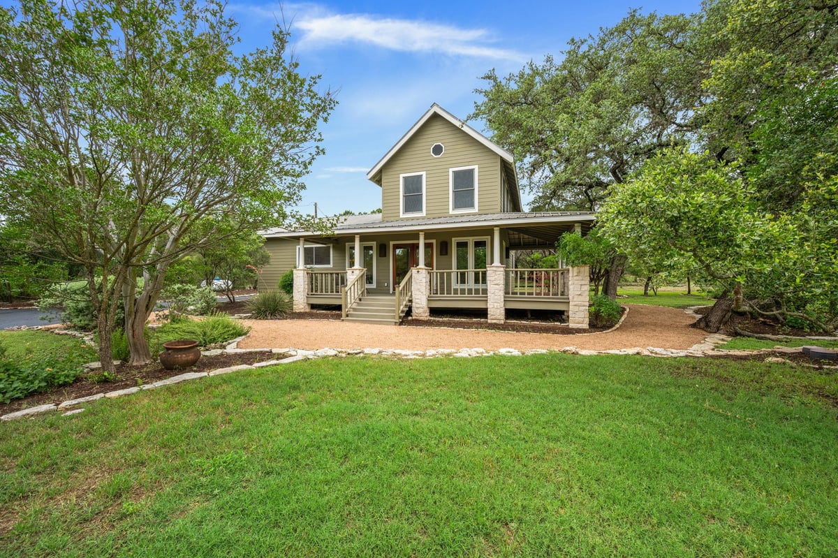 View 8 Palo Pinto PATH in Eagle Rock Ranchitos Sec 3 8 Palo Pinto PATH - front exterior - Luxury home in Eagle Rock Ranchitos Sec 3, Wimberley, TX