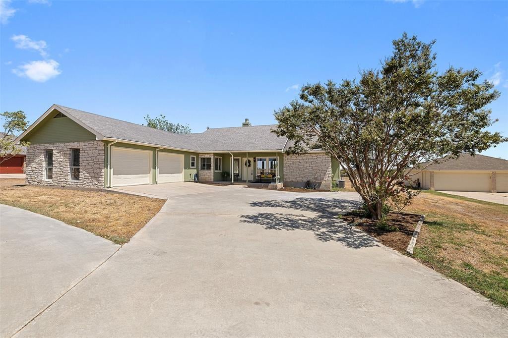 View 80 Family Cir in Family 80 Family Cir - front exterior - Luxury home in Family, Hutto, TX