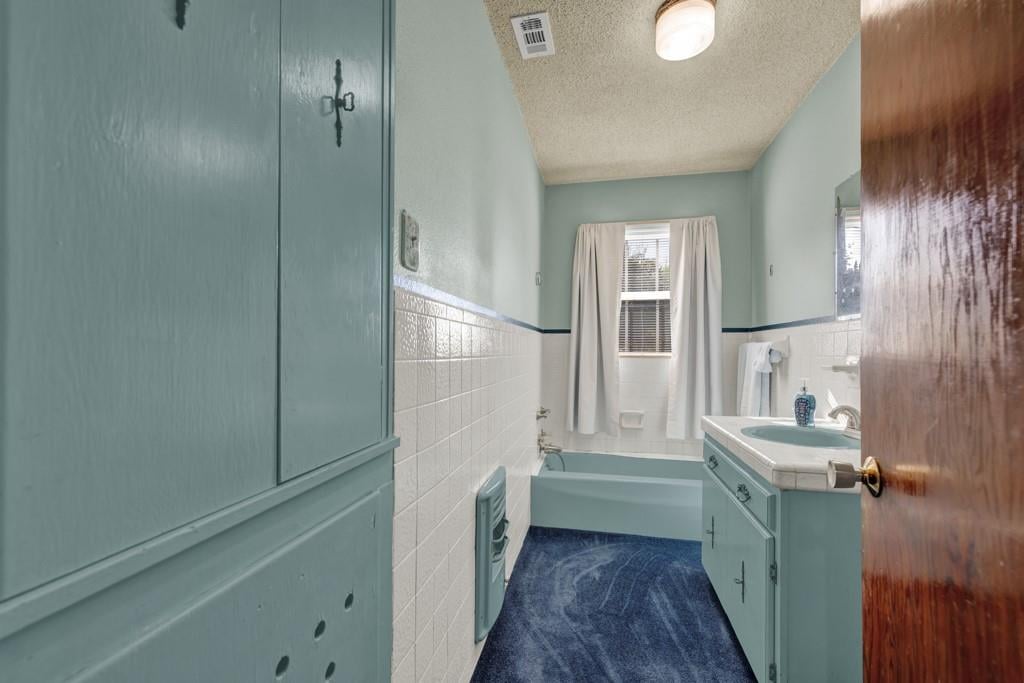 Kitchen at 800 N Bishop St - 4 bed 2 bath home