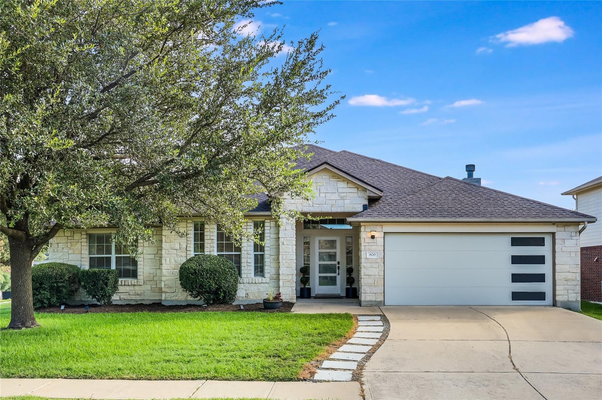 800 Portchester Castle PATH - front exterior - Luxury home in Highland Park North Ph A Sec, Pflugerville, TX