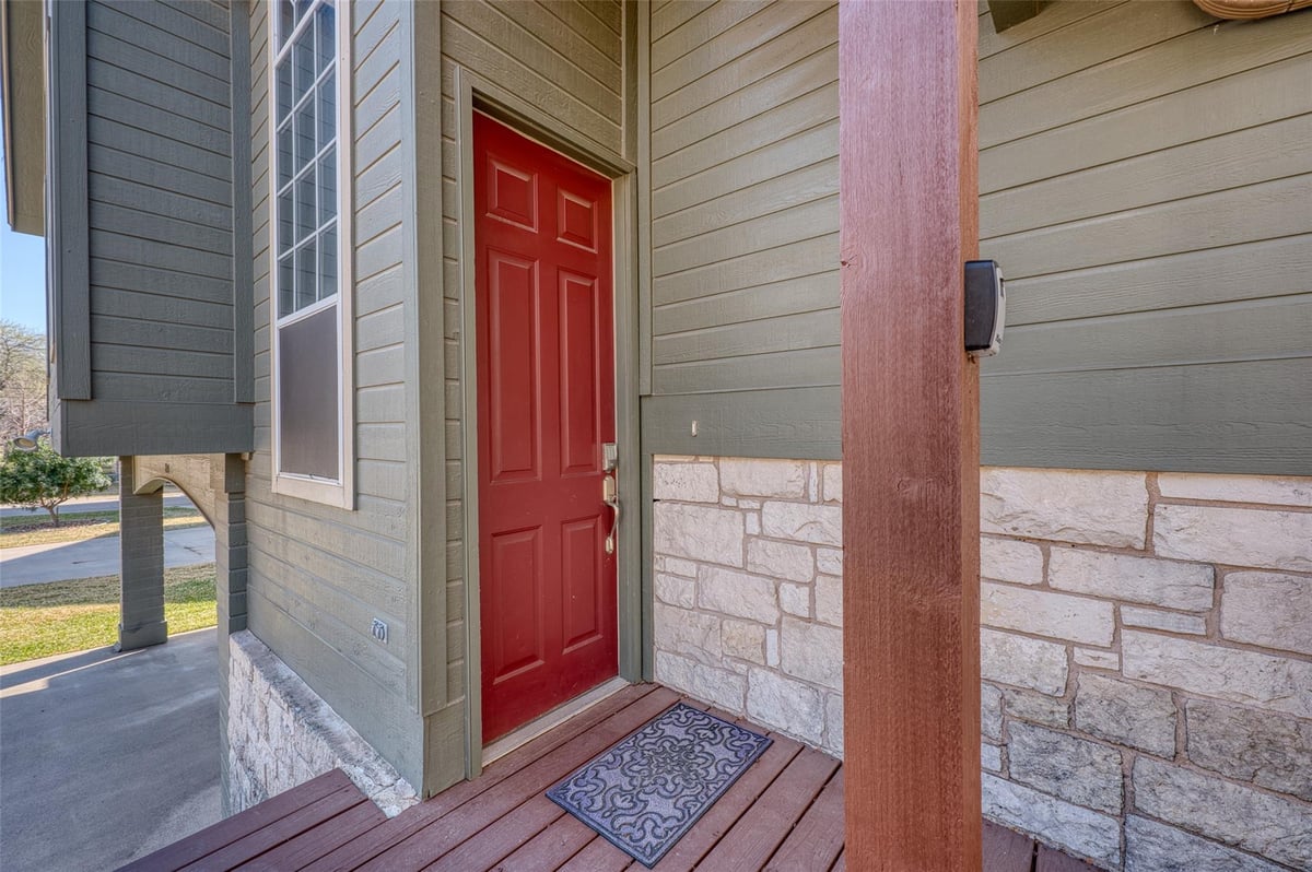 Kitchen at 800 Scenic Loop - 4 bed 3 bath home