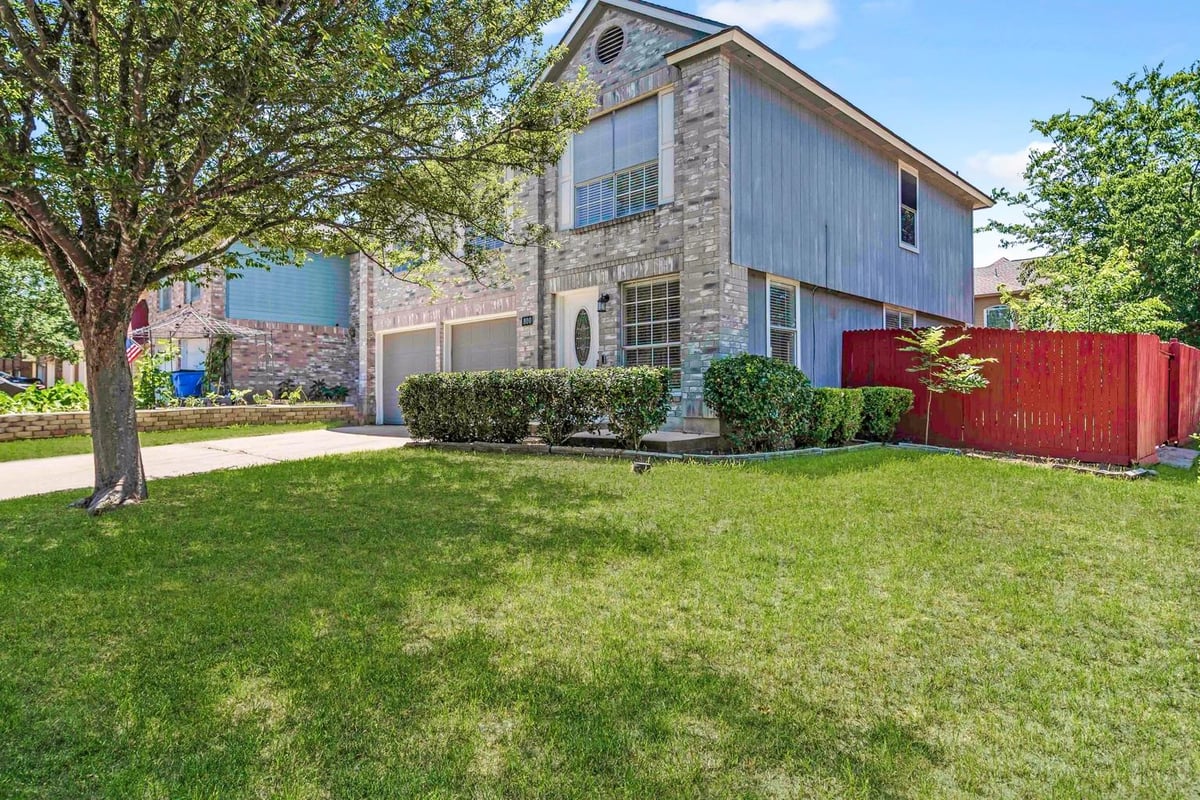 View 800 Smoke Signal PASS in Wells Point Ph C-3 Sec 02 800 Smoke Signal PASS - front exterior - Luxury home in Wells Point Ph C-3 Sec 02, Pflugerville, TX