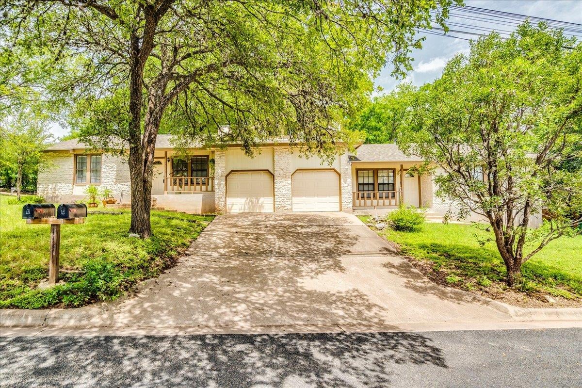 View 800 Terrell Hill DR in Oak Ridge Heights Sec 03 800 Terrell Hill DR - front exterior - Luxury home in Oak Ridge Heights Sec 03, Austin, TX