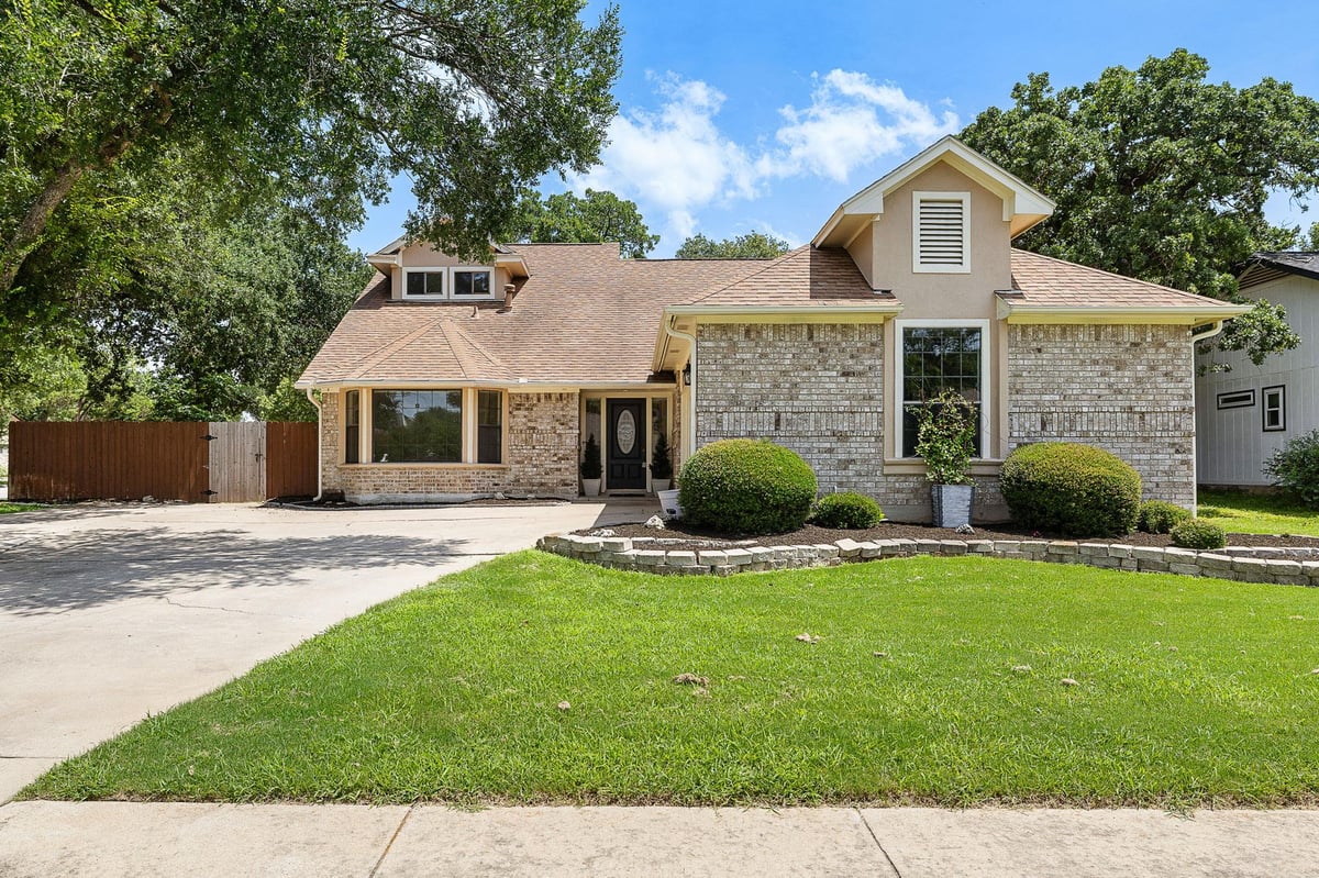 View 800 Timber TRL in Buttercup Creek Sec 02 Village 03 800 Timber TRL - front exterior - Luxury home in Buttercup Creek Sec 02 Village 03, Cedar Park, TX