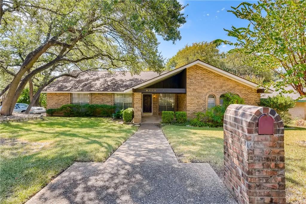 View 8000 Chervil Dr in BALCONES WEST SEC 2 8000 Chervil Dr - front exterior - Luxury home in BALCONES WEST SEC 2, Austin, TX