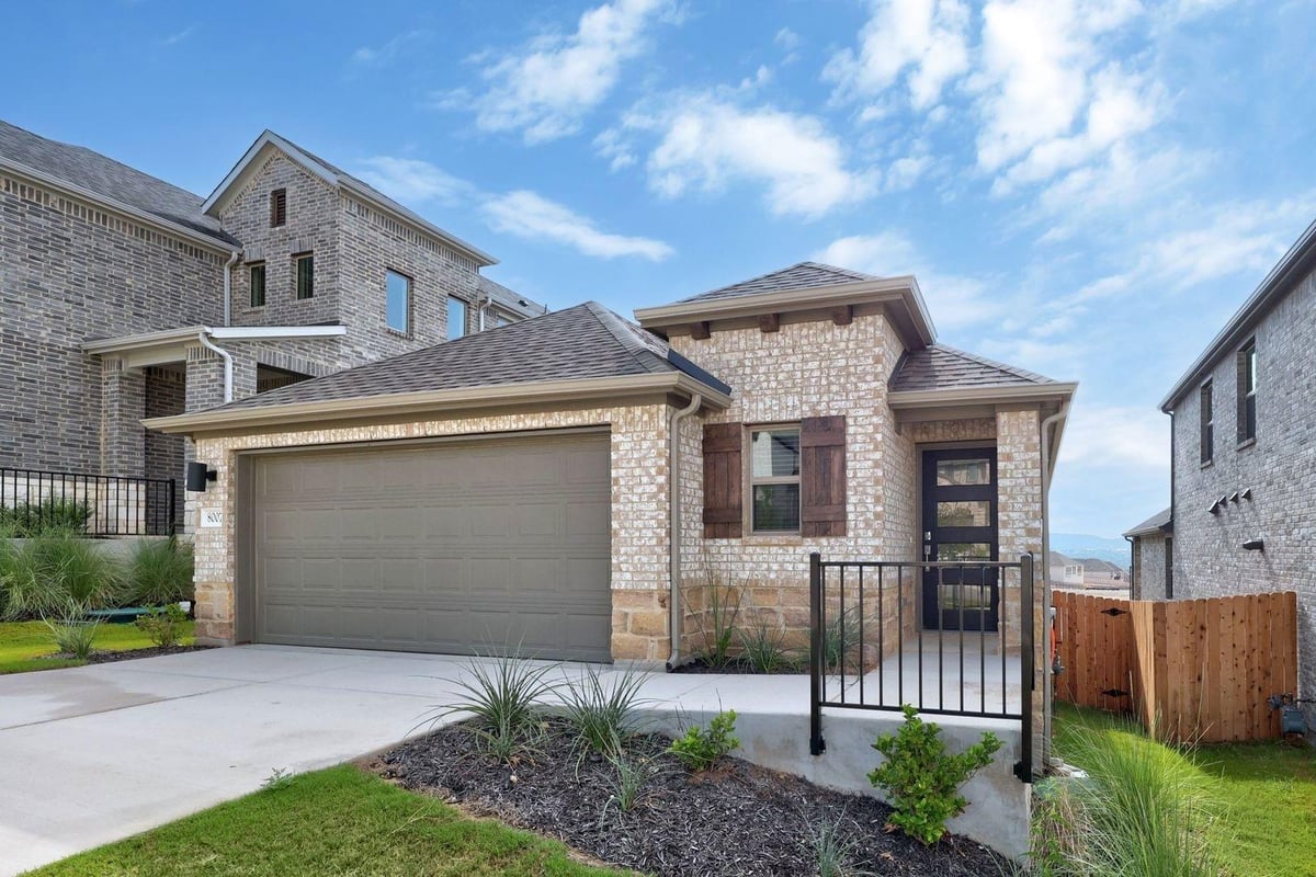 8007 Shining Flor Ln - front exterior - Luxury home in Lakeside at Tessera, Lago Vista, TX