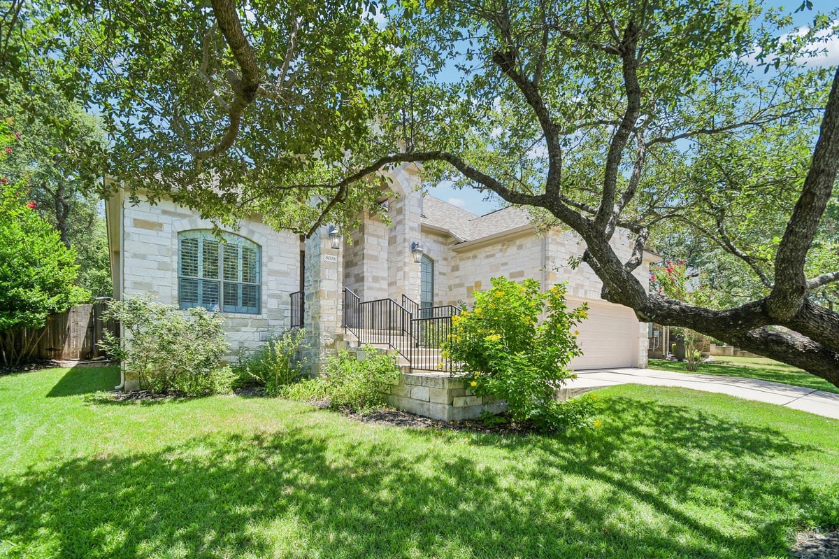 View 8008 Ladera Verde DR in Alta Mira Sec 1 At Circle C Ra 8008 Ladera Verde DR - property photo 1 - Luxury home in Alta Mira Sec 1 At Circle C Ra, Austin, TX