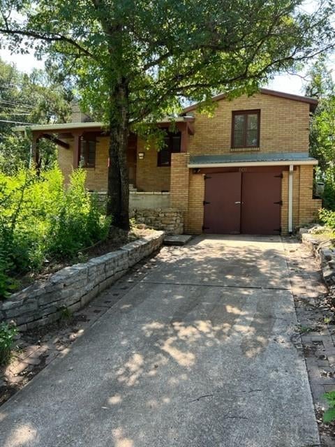 View 801 Bouldin Ave in Bouldin J E Estate 801 Bouldin Ave - property photo 1 - Luxury home in Bouldin J E Estate, Austin, TX