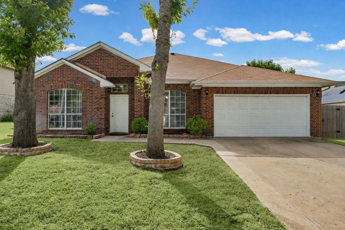 View 801 Brown DR in Settlers Ridge Sec 04 Ph 01 801 Brown DR - front exterior - Luxury home in Settlers Ridge Sec 04 Ph 01, Pflugerville, TX