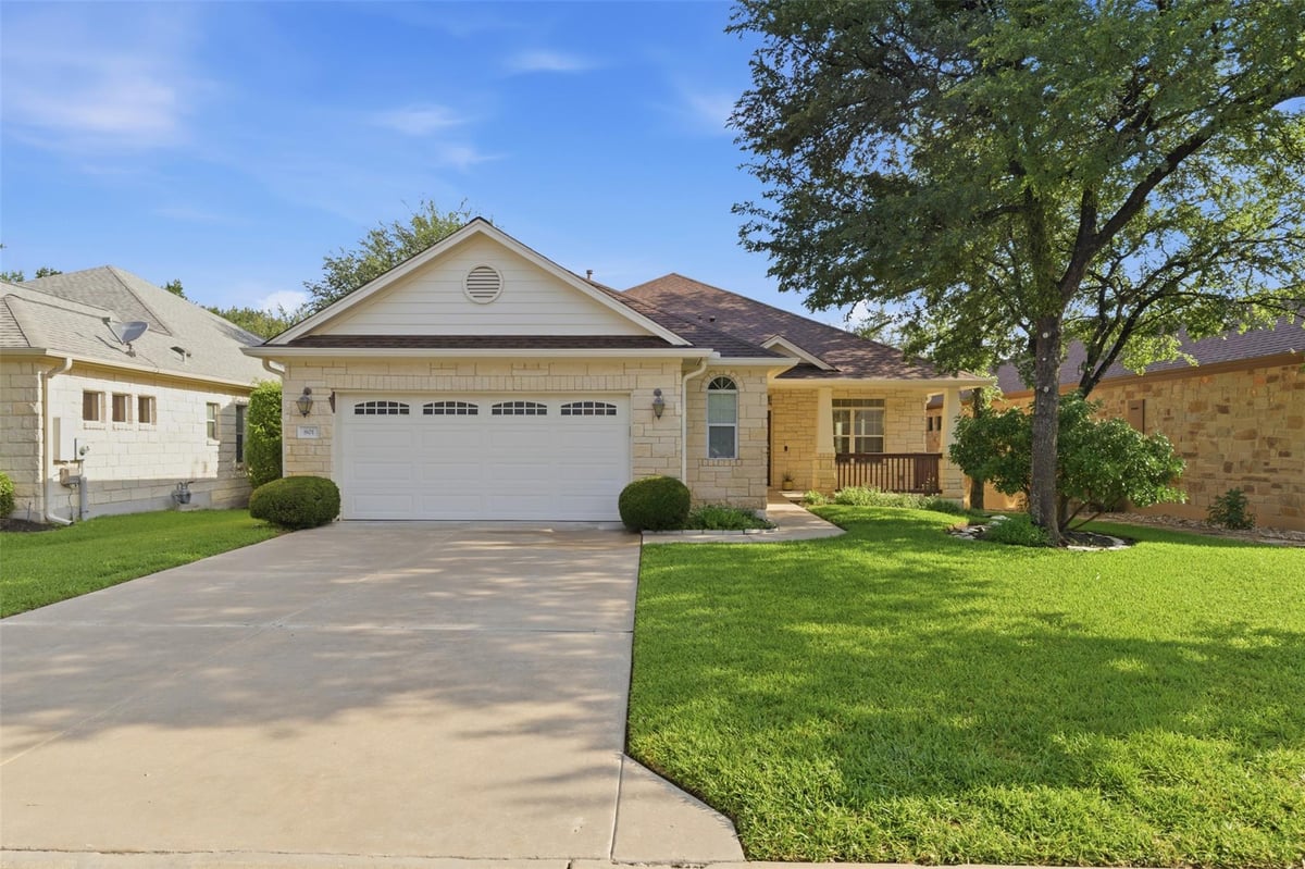 801 Caprock Canyon TRL - front exterior - Luxury home in Heritage Oaks, Georgetown, TX