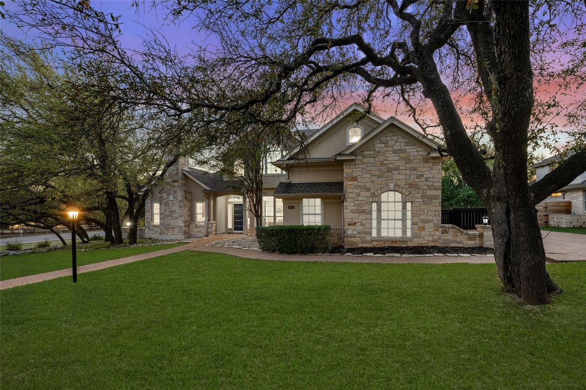 801 Electra - front exterior - Luxury home in Lakeway Sec 17, Lakeway, TX