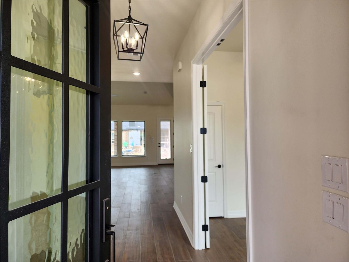 Living area at 801 Golden Eagle Cv - 3 bed 2 bath home