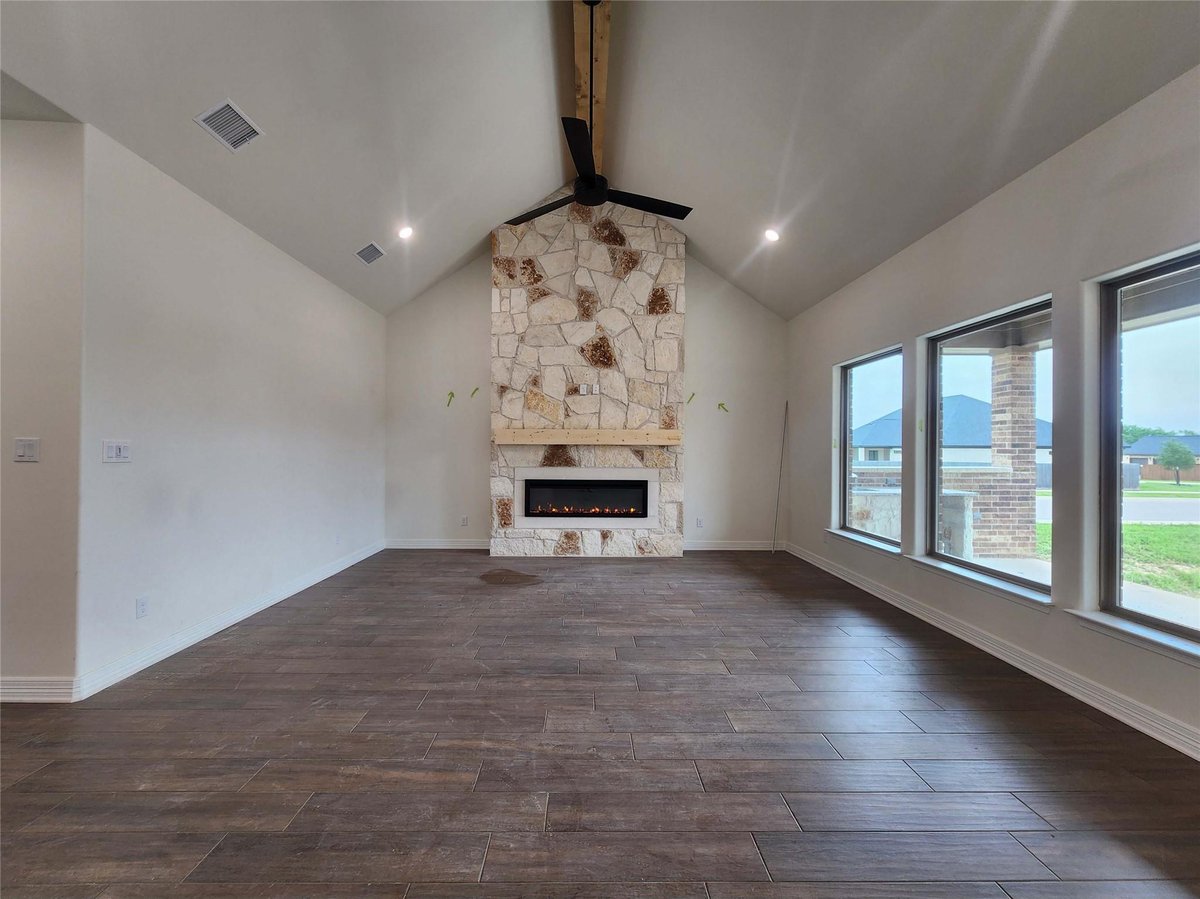 Bathroom at 801 Golden Eagle Cv - 3 bed 2 bath home