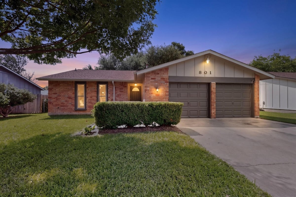 View 801 Pack Saddle PASS in Chisholm Valley West Sec 02 801 Pack Saddle PASS - front exterior - Luxury home in Chisholm Valley West Sec 02, Round Rock, TX
