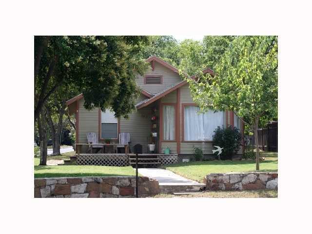 View 801 W Mary ST in Bouldin James E Add 801 W Mary ST - property photo 1 - Luxury home in Bouldin James E Add, Austin, TX