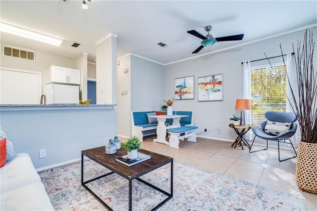 View 802 S 1st St Unit #206 in Bouldin Creek Condo Amd 802 S 1st St Unit #206 - front exterior - Luxury home in Bouldin Creek Condo Amd, Austin, TX