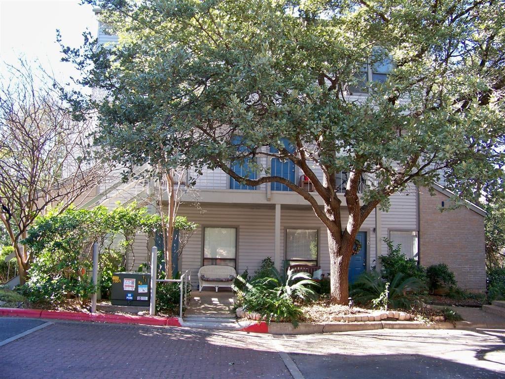 View 802 S 1st ST Unit #217 in Bouldin Creek Condo Amd 802 S 1st ST Unit #217 - property photo 1 - Luxury home in Bouldin Creek Condo Amd, Austin, TX
