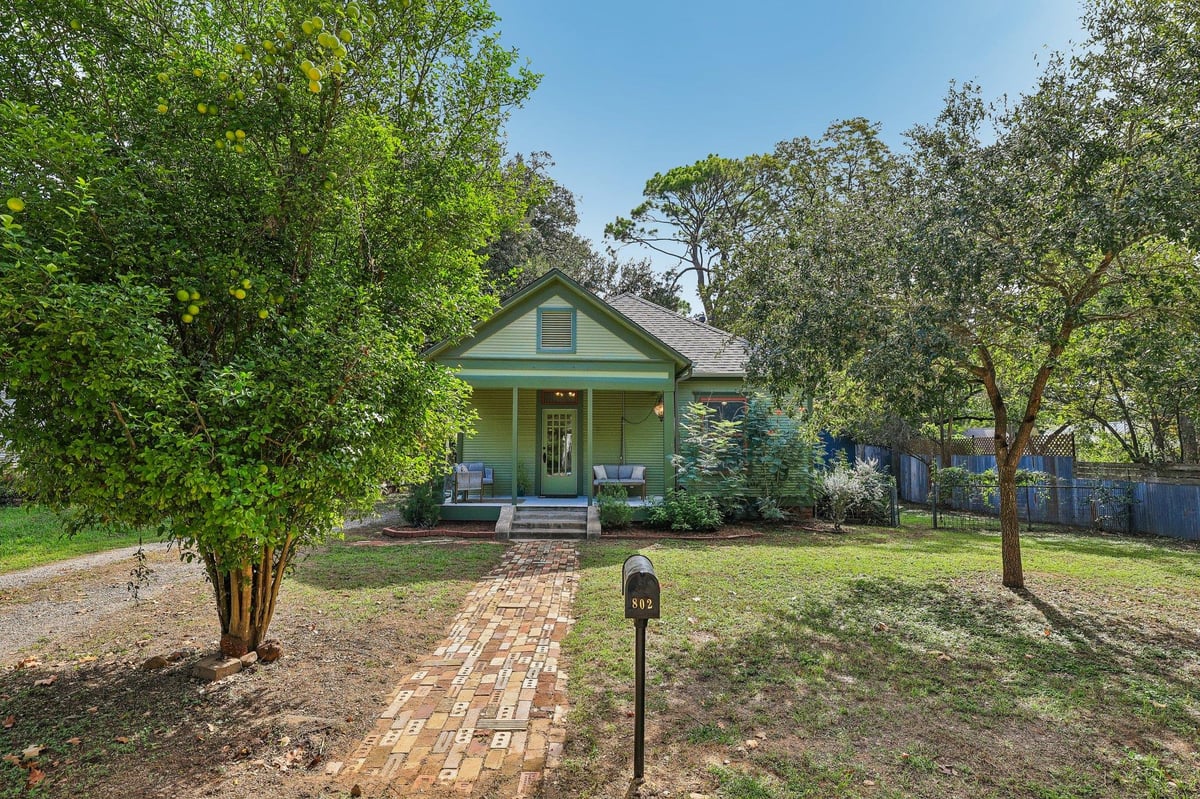 802 Short ST, photo 1 of 36, Smithville, Smithville, TX
