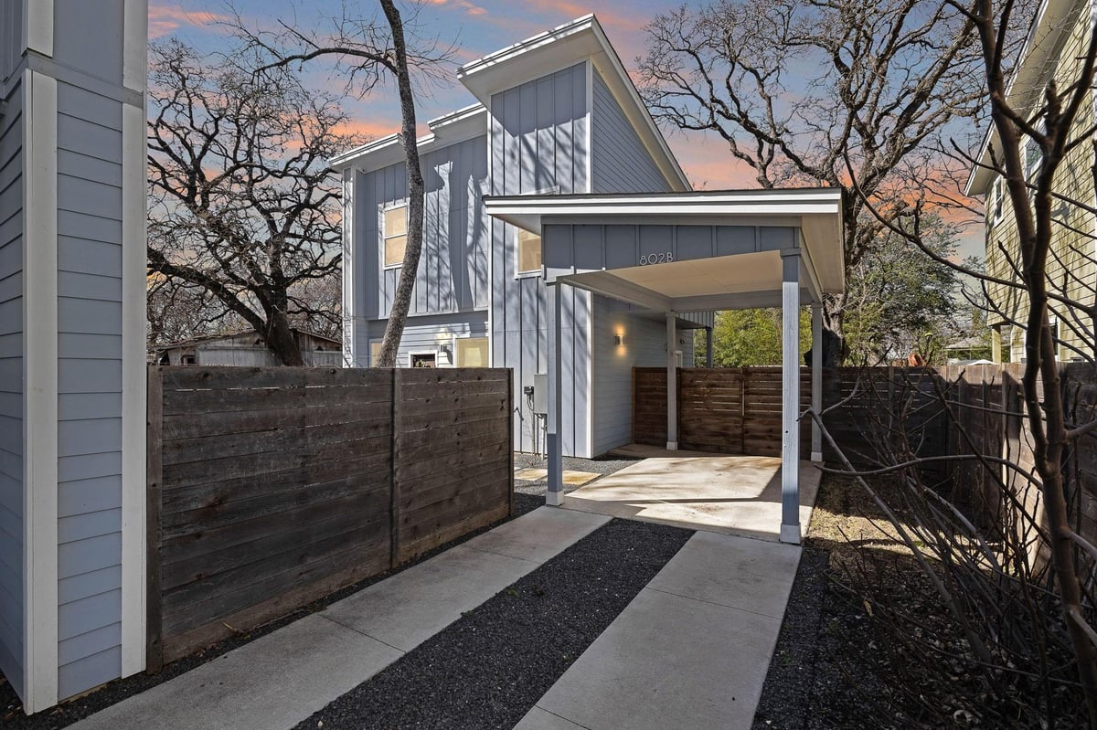 View 802 Valdez ST Unit #B in Chernosky 16 802 Valdez ST Unit #B - property photo 1 - Luxury home in Chernosky 16, Austin, TX