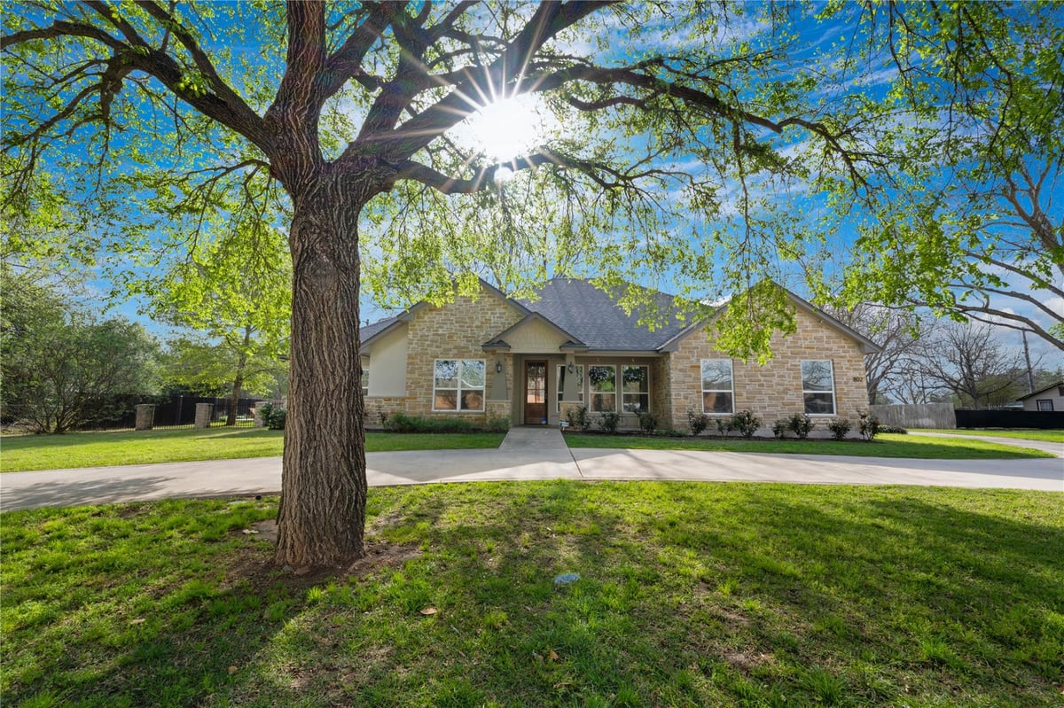 View 802 Wilkes St in Byrne 802 Wilkes St - front exterior - Luxury home in Byrne, Smithville, TX