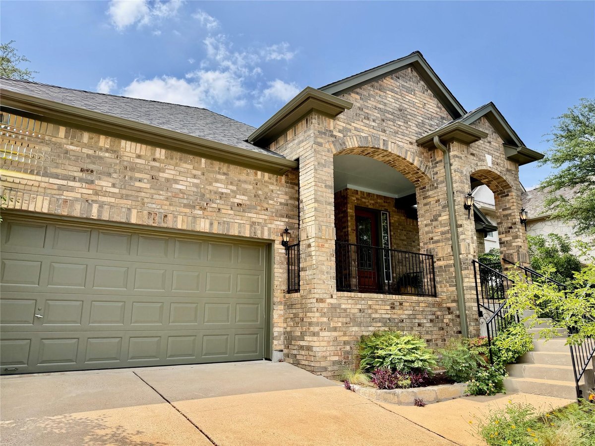 8024 Cobblestone - front exterior - Luxury home in TRAVIS COUNTRY WEST SEC 1, Austin, TX