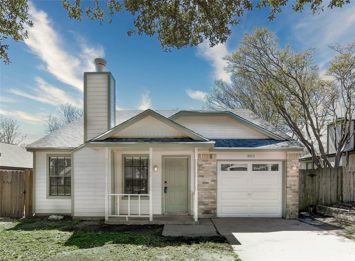 View 803 Kavanagh Dr in Buckingham Estates Ph 3 Sec 5 803 Kavanagh Dr - front exterior - Luxury home in Buckingham Estates Ph 3 Sec 5, Austin, TX
