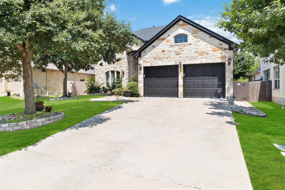 View 8032 Via Verde DR in CIRCLE C ALTA MIRA 8032 Via Verde DR - property photo 1 - Luxury home in CIRCLE C ALTA MIRA, Austin, TX