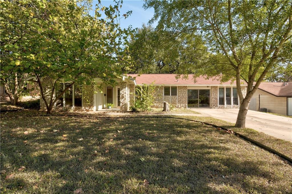 View 804 Cedar Gln in Salem Walk Sec 01 804 Cedar Gln - front exterior - Luxury home in Salem Walk Sec 01, Austin, TX