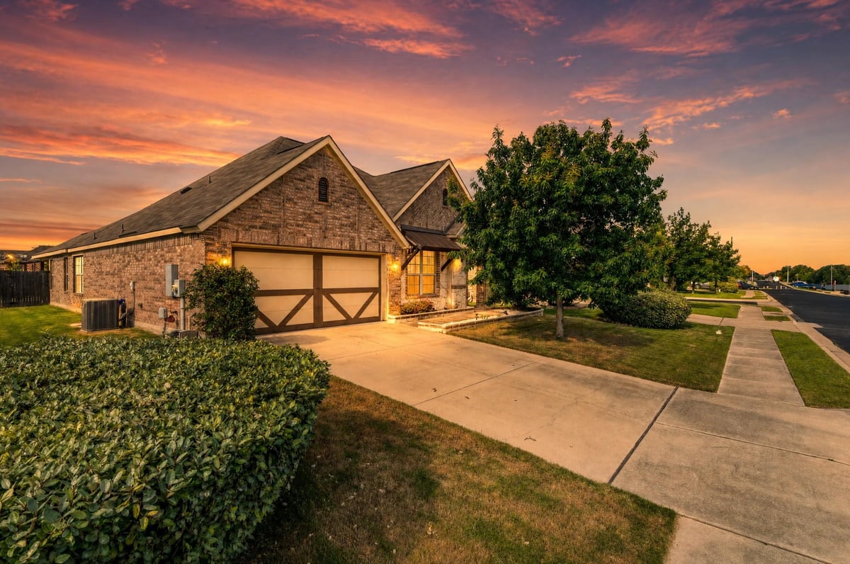 View 804 Farm House DR in Emory Farms Sec 6 804 Farm House DR - front exterior - Luxury home in Emory Farms Sec 6, Hutto, TX