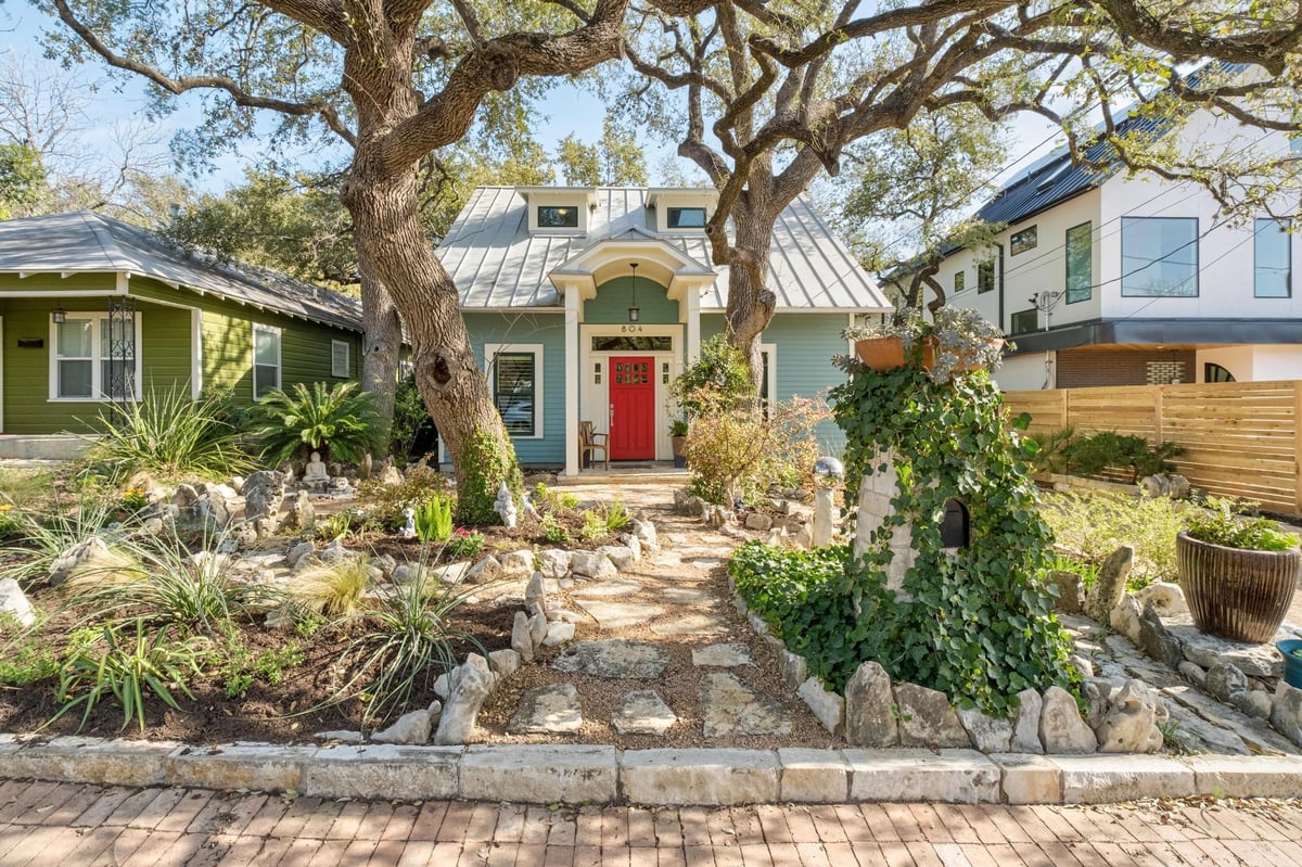 View 804 W Elizabeth ST in South Heights 804 W Elizabeth ST - front exterior - Luxury home in South Heights, Austin, TX