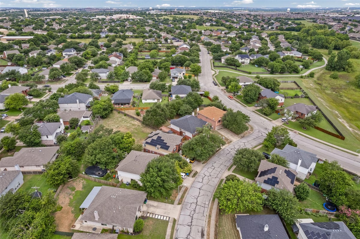 View 805 Catumet DR in Springbrook Ph 01-A 805 Catumet DR - front exterior - Luxury home in Springbrook Ph 01-A, Pflugerville, TX