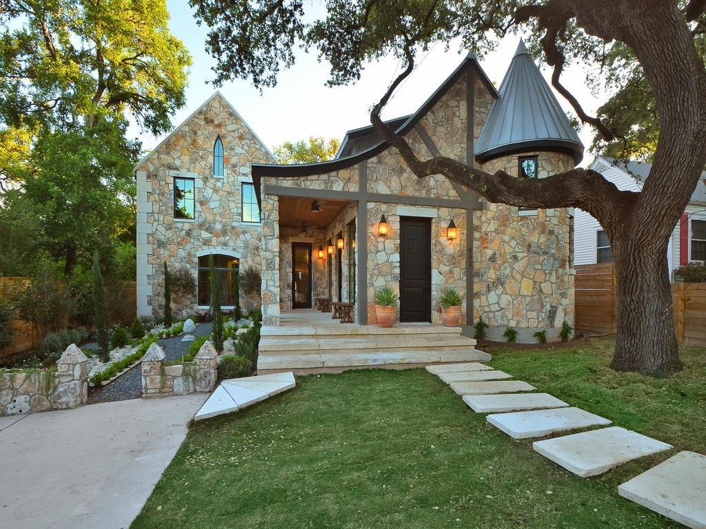 View 805 Columbus St in Bouldin Creek 805 Columbus St - property photo 1 - Luxury home in Bouldin Creek, Austin, TX