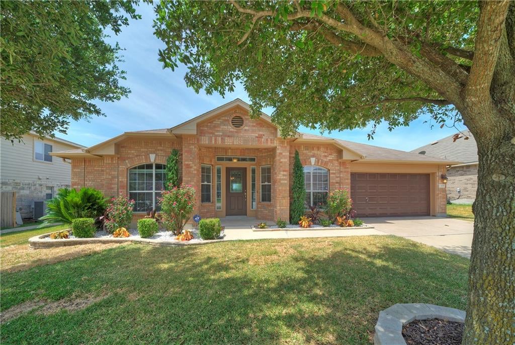 View 805 Portchester Castle PATH 805 Portchester Castle PATH - front exterior - Luxury home in Pflugerville, TX