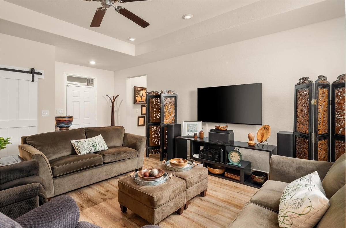 Primary bedroom at 805 Willow Creek Cir - 3 bed 3 bath home