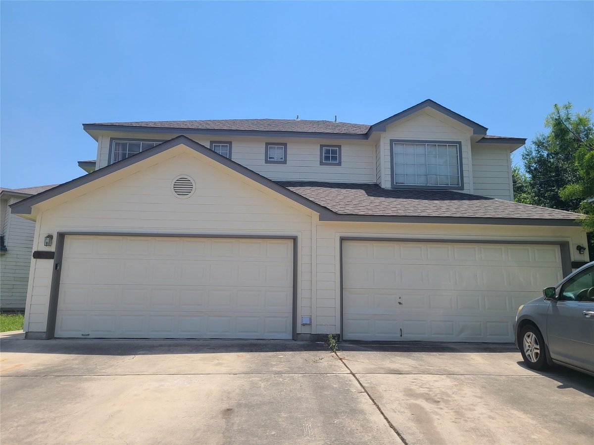 View 806 Sagewood Trail in Hughson Heights Sec 03 C 806 Sagewood Trail - property photo 1 - Luxury home in Hughson Heights Sec 03 C, San Marcos, TX