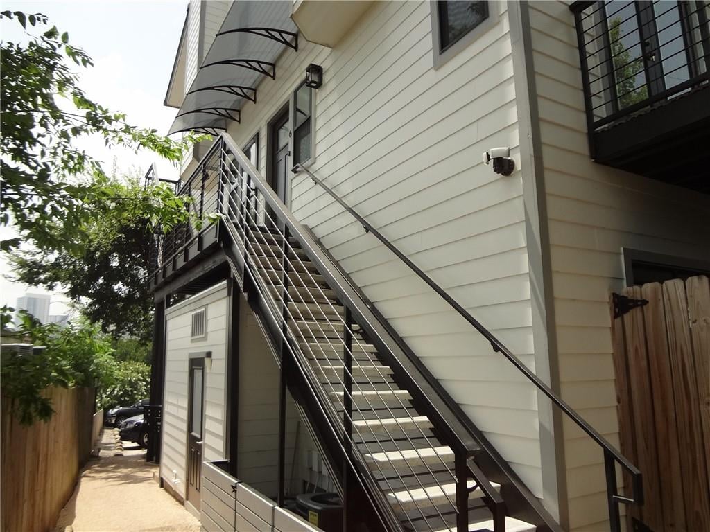 View 806 Winflo DR Unit #6 in Winflo Hills 806 Winflo DR Unit #6 - property photo 1 - Luxury home in Winflo Hills, Austin, TX
