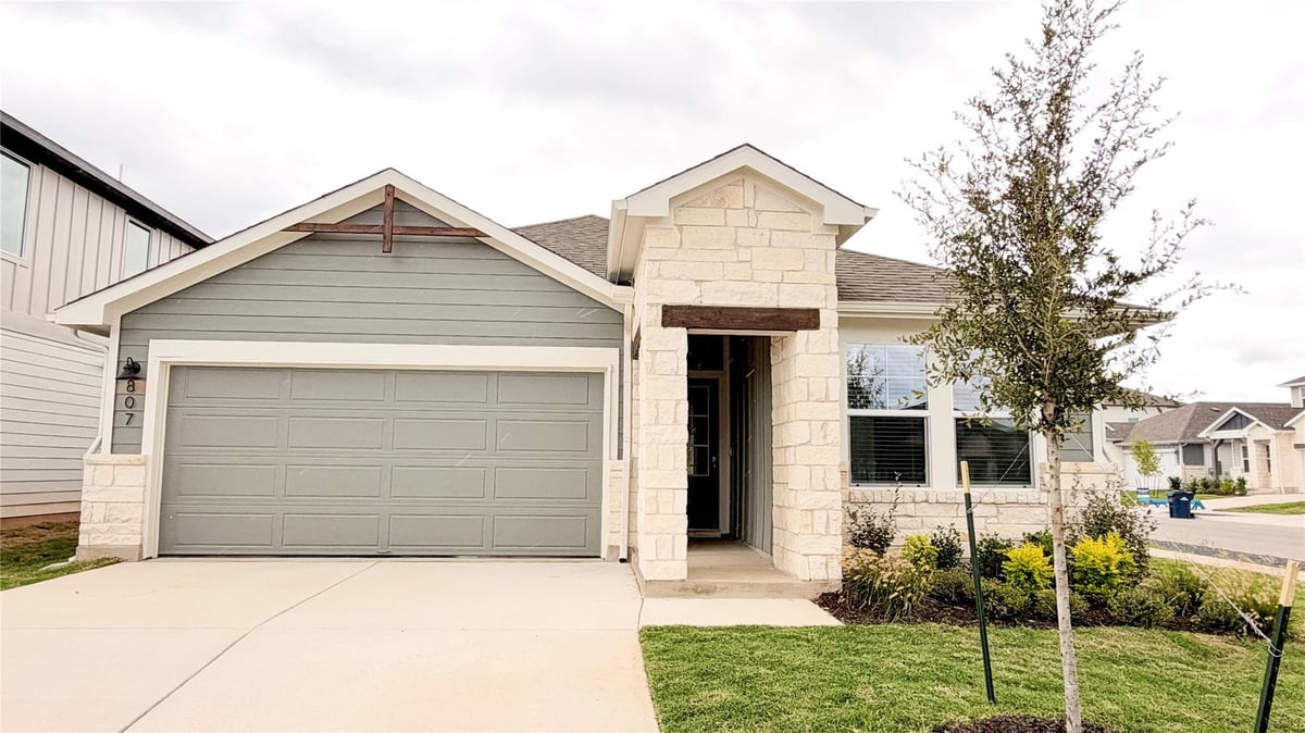 View 807 Universal DR in Hutto 807 Universal DR, photo 1 of 15, Hutto, Hutto, TX