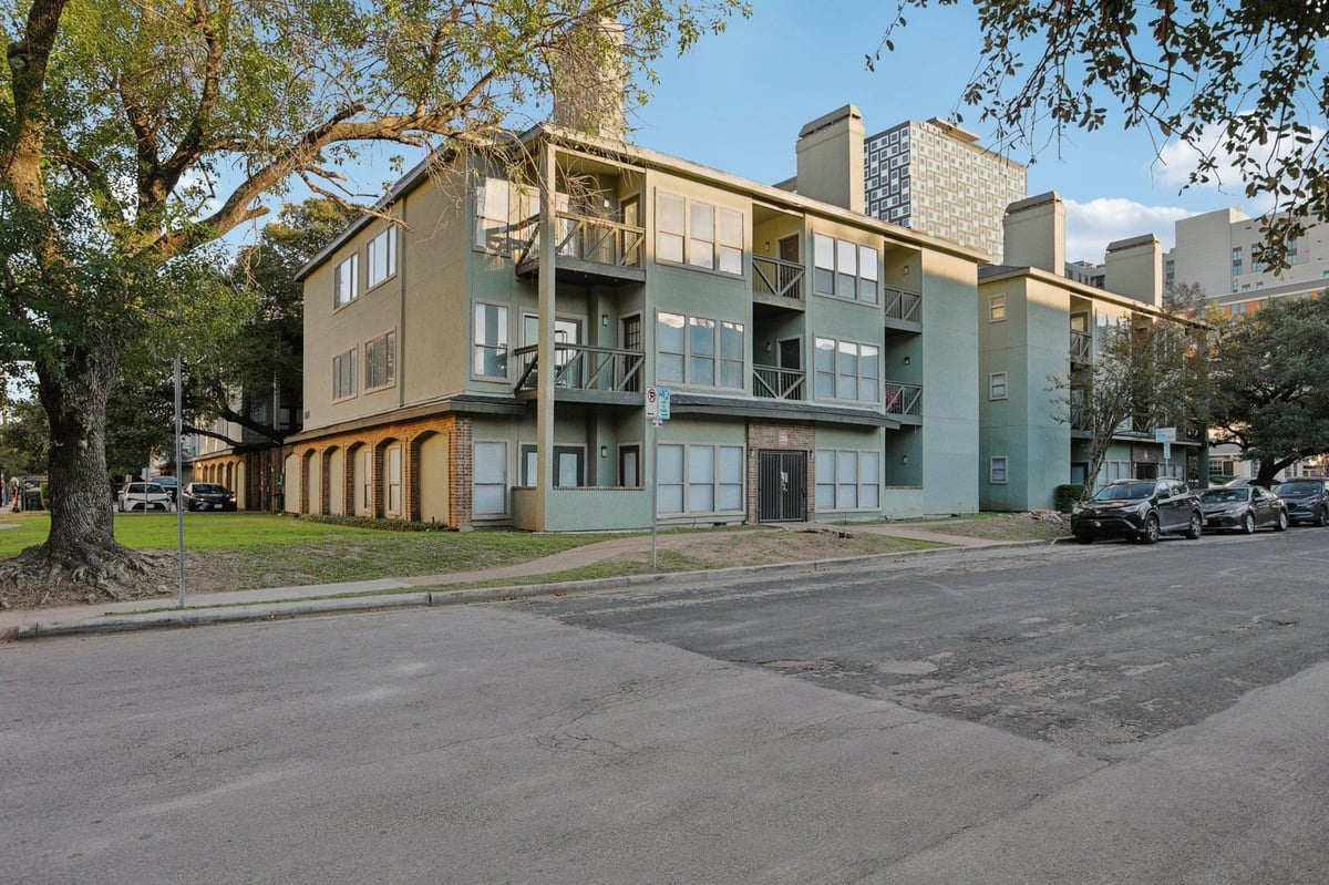 View 807 W 25th ST Unit #302 in St Thomas Condo Amd 807 W 25th ST Unit #302 - property photo 1 - Luxury home in St Thomas Condo Amd, Austin, TX