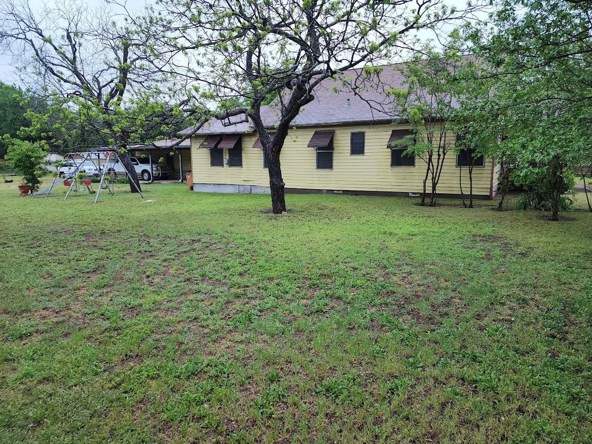 Primary bedroom at 808 Montopolis Dr - 4 bed 2 bath home