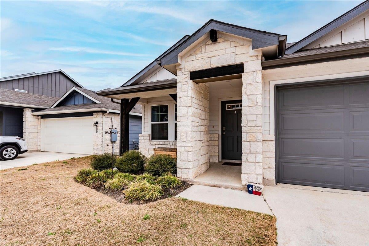 View 808 Vineyard Falls in Copperstone 808 Vineyard Falls - property photo 1 - Luxury home in Copperstone, Austin, TX