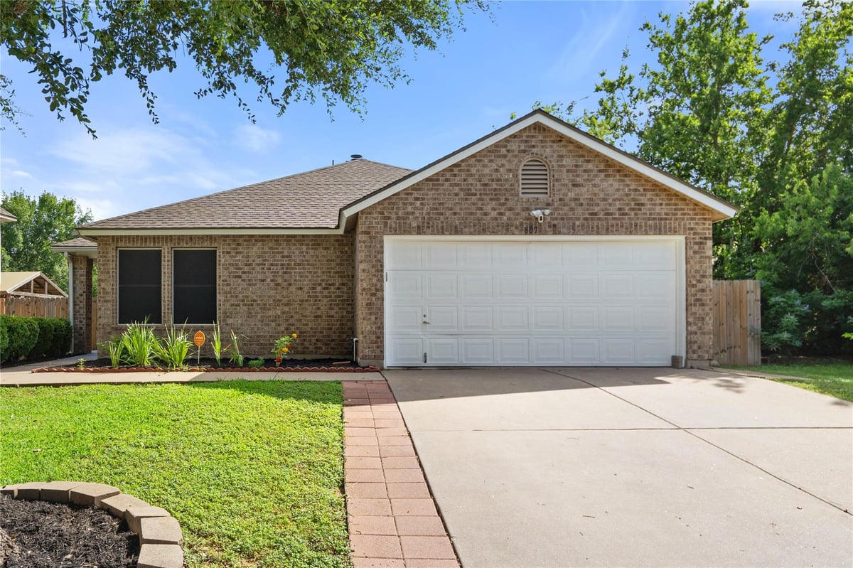 View 809 Betterman DR in Springbrook 01 Sec 02 809 Betterman DR - front exterior - Luxury home in Springbrook 01 Sec 02, Pflugerville, TX