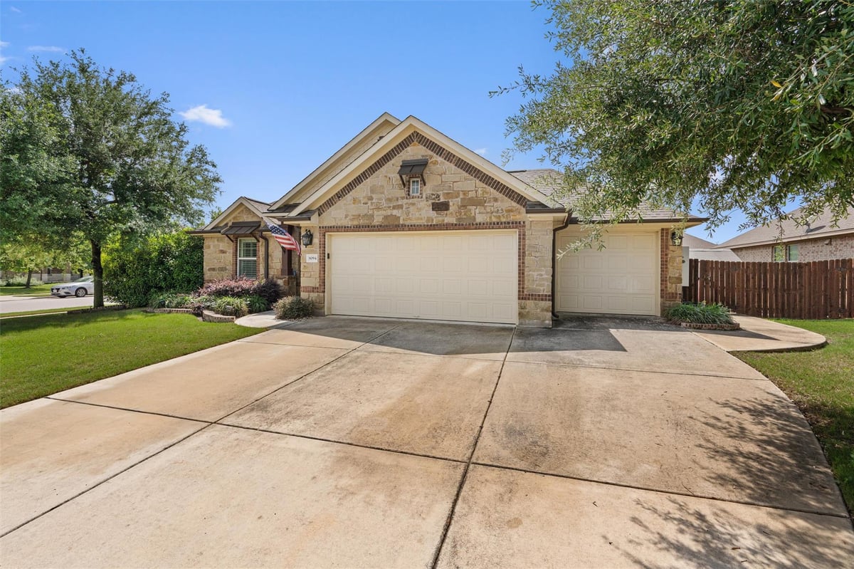 View 8094 Arezzo Dr in Siena Sec 7 8094 Arezzo Dr - front exterior - Luxury home in Siena Sec 7, Round Rock, TX