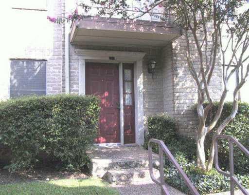 View 810 Banister Ln Unit #834 in Austin 810 Banister Ln Unit #834 - property photo 1 - Luxury home in Austin, Austin, TX