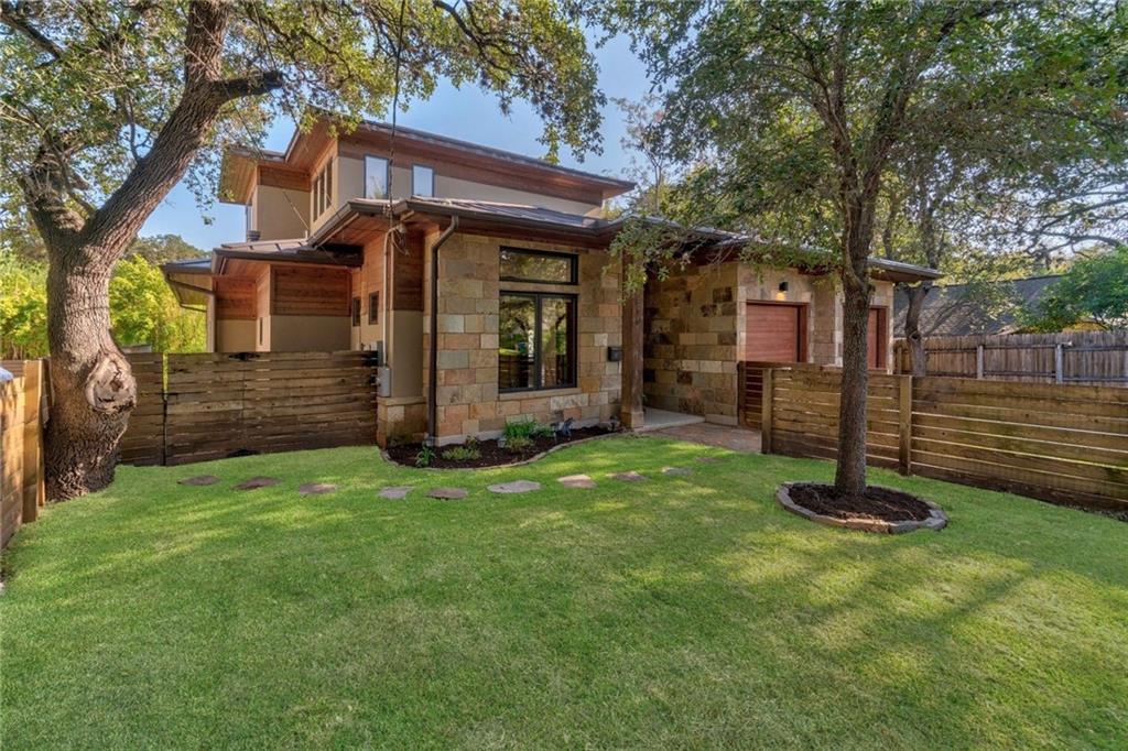 View 810 Christopher ST in Linscomb & Linscomb 810 Christopher ST - property photo 1 - Luxury home in Linscomb & Linscomb, Austin, TX