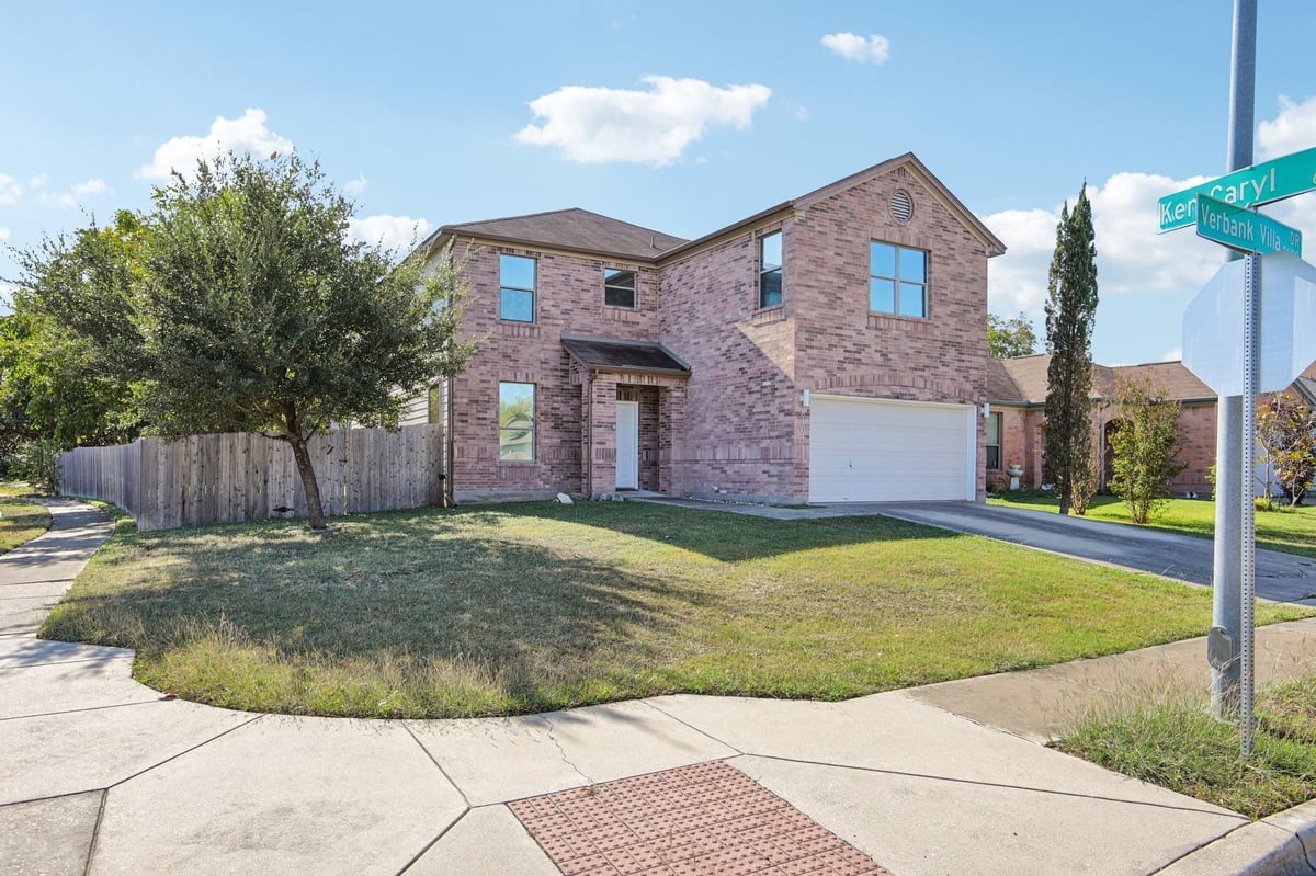 View 8101 Verbank Villa Dr in Springfield Ph B Sec 06 8101 Verbank Villa Dr - front exterior - Luxury home in Springfield Ph B Sec 06, Austin, TX