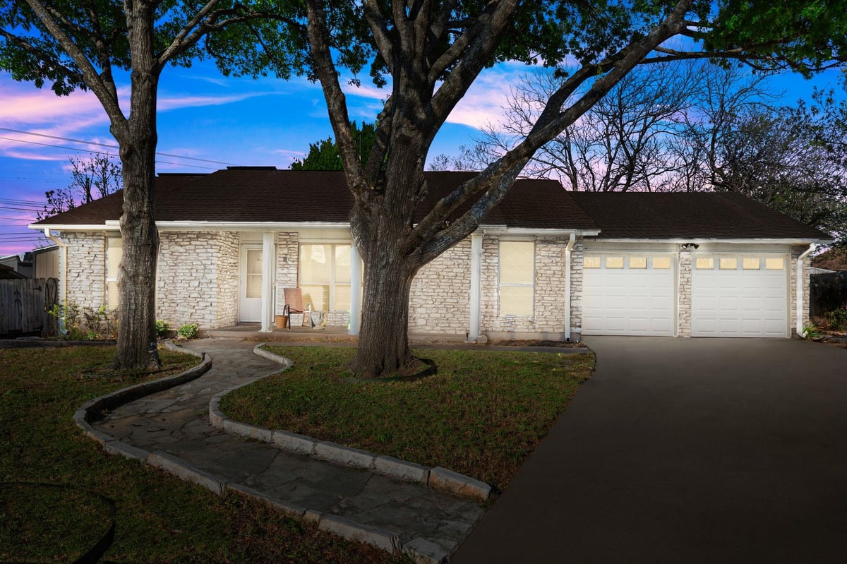 View 8102 Furness CV in Woodbridge Sec 03 8102 Furness CV - front exterior - Luxury home in Woodbridge Sec 03, Austin, TX